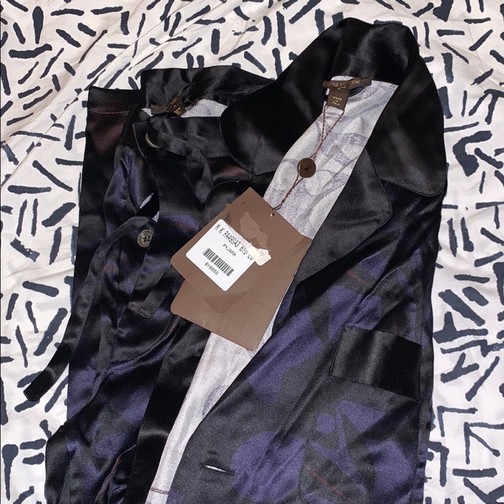 Authentic Women’s Large Pajama Set - Picture 4 of 6